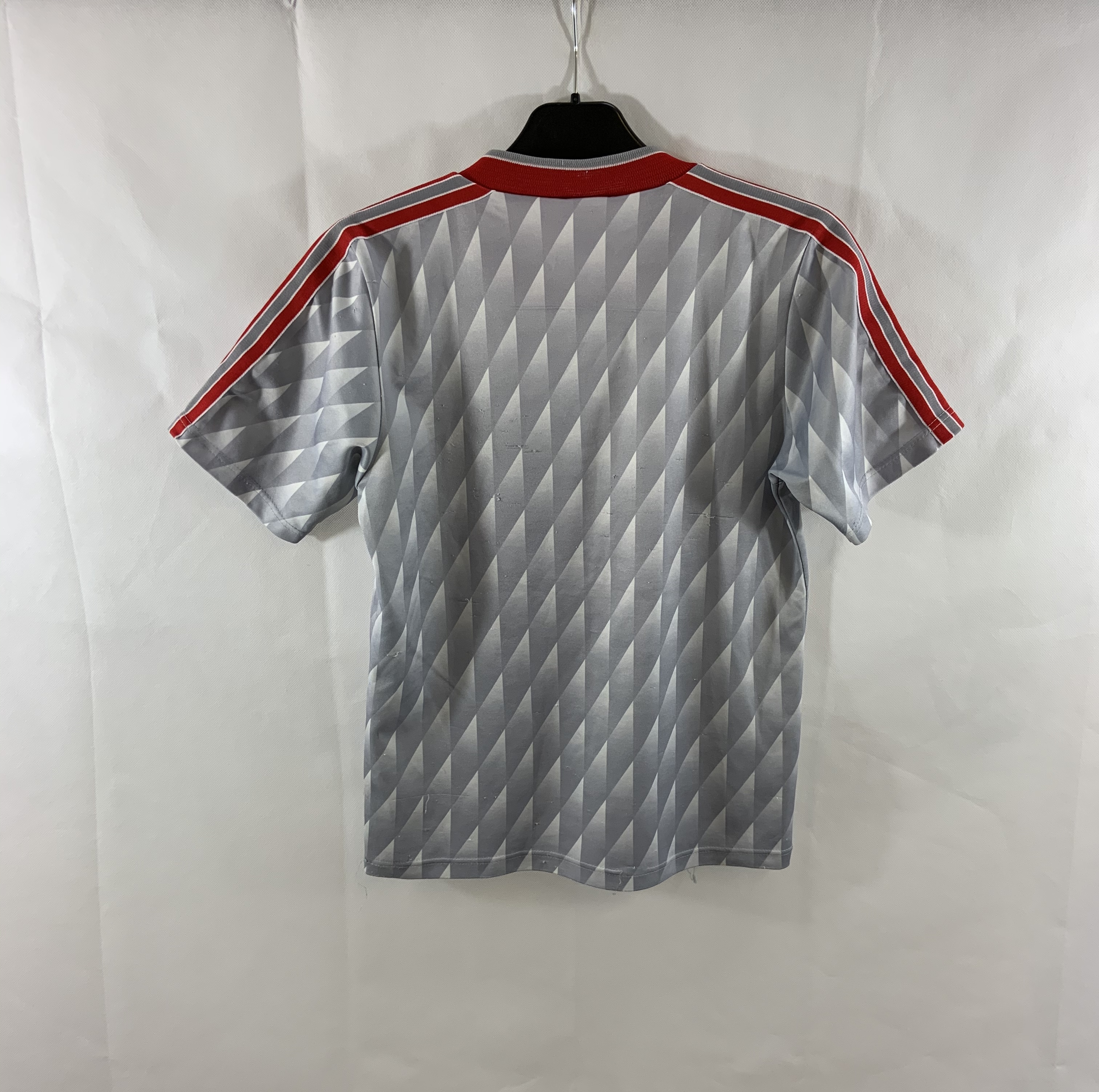 83905102-FC0F-4D80-9167-049A69B2C212