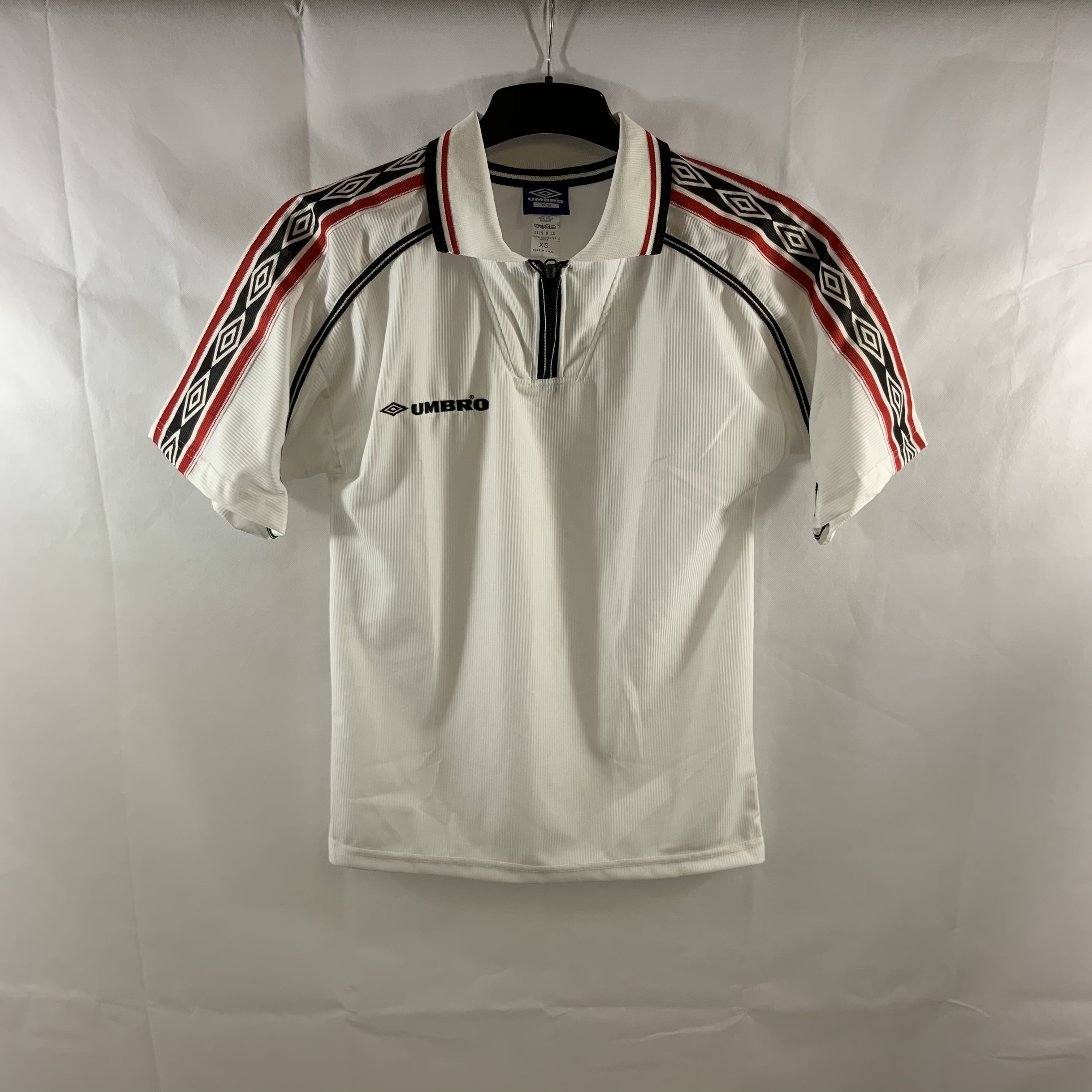 8ACA1F99-EA32-4487-8DD6-7A7791F3B97D