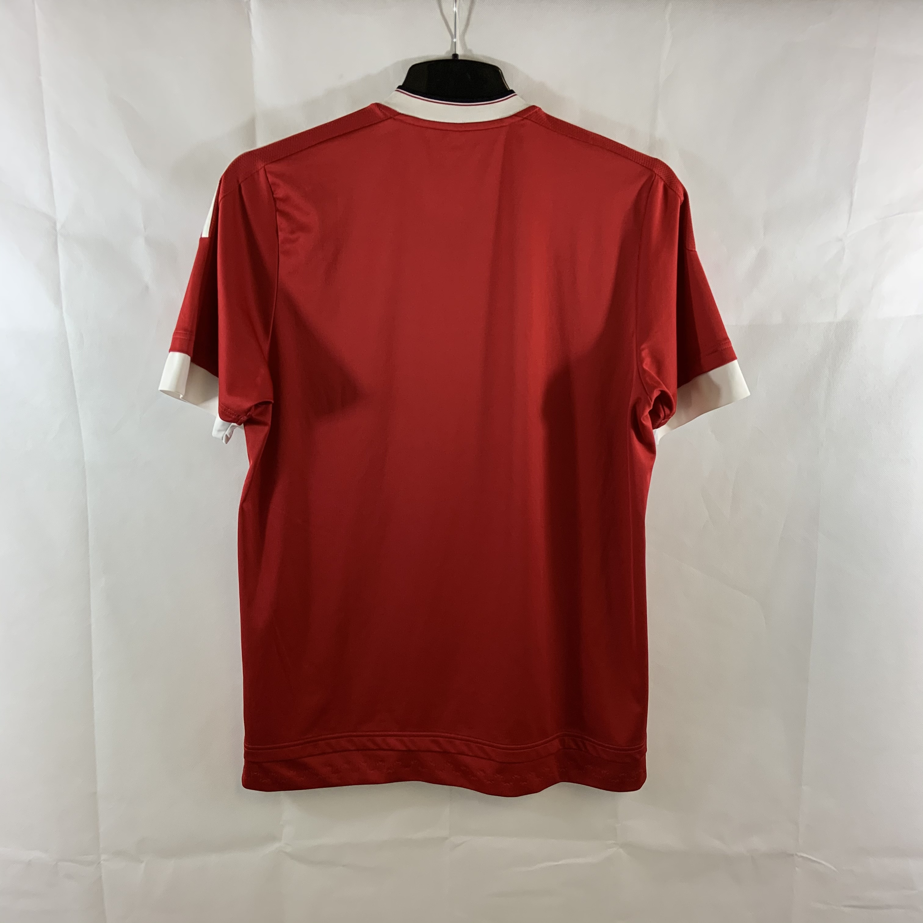 EDBB83D6-46F7-480E-BB6B-BB3676415CFF