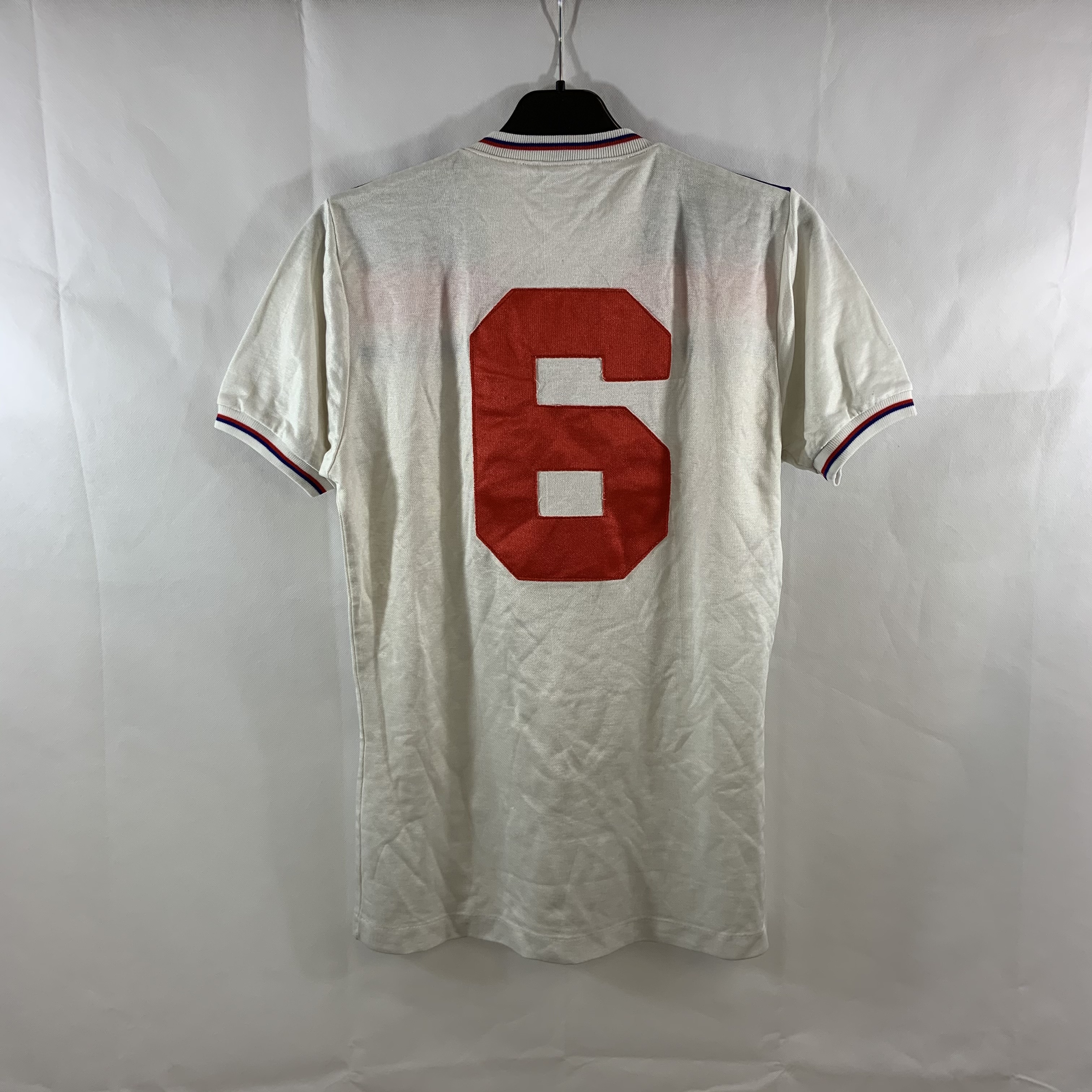 144308D7-1D07-43F4-9904-EFC2D5B363E6