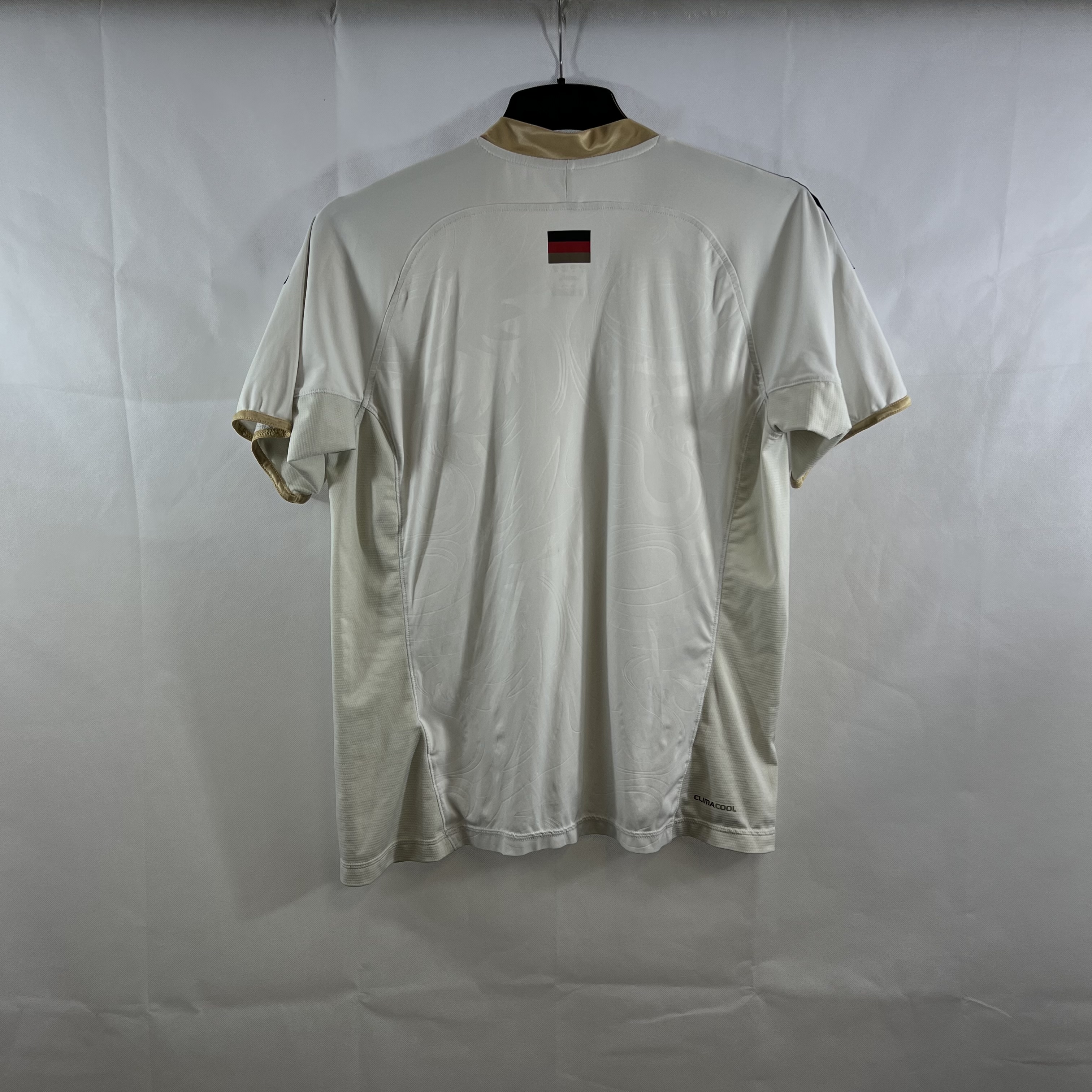 1D8C85A3-C185-42C2-A84F-0A7FC42F281E