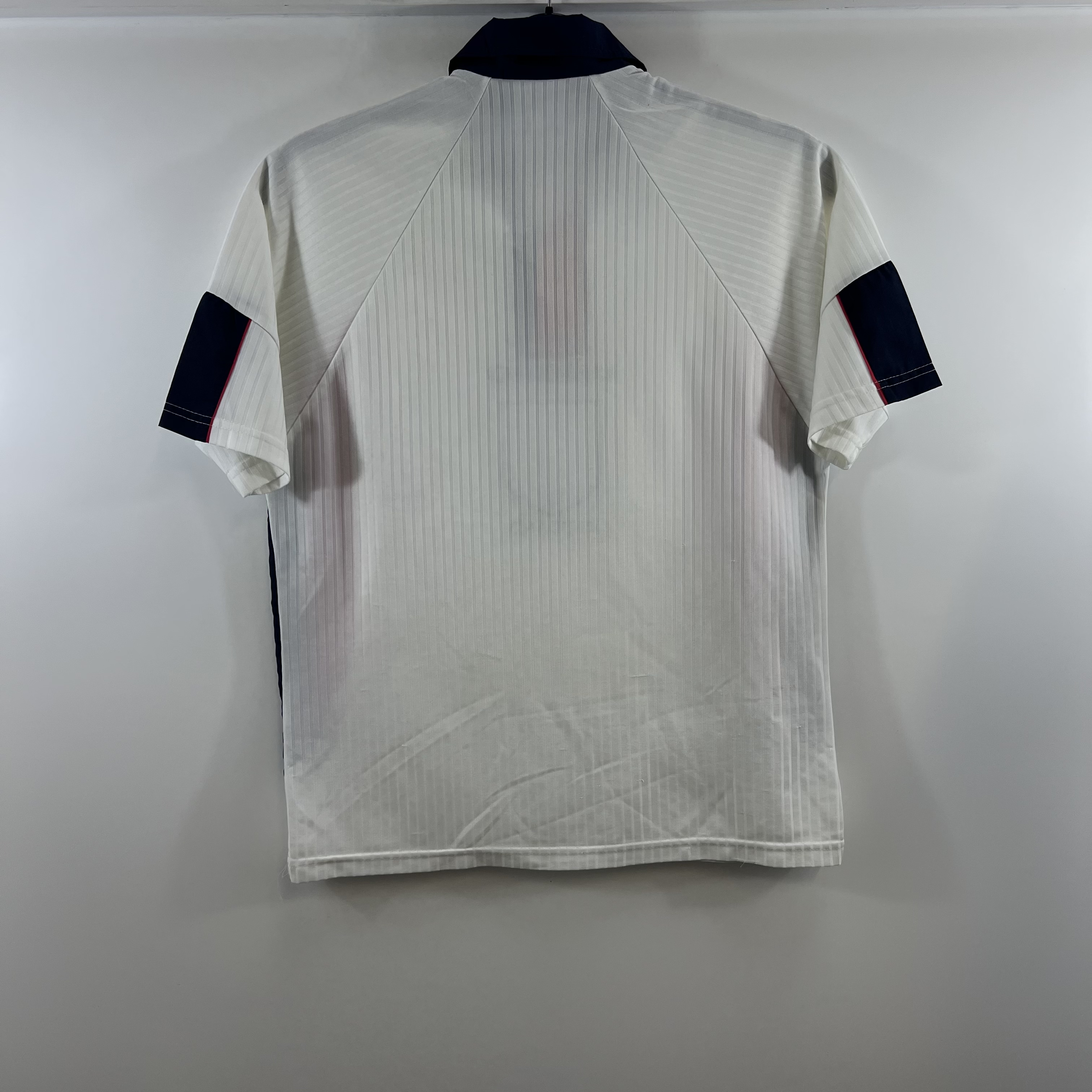 BE958DB3-BD96-4E0D-BDC8-B63DE86830C2