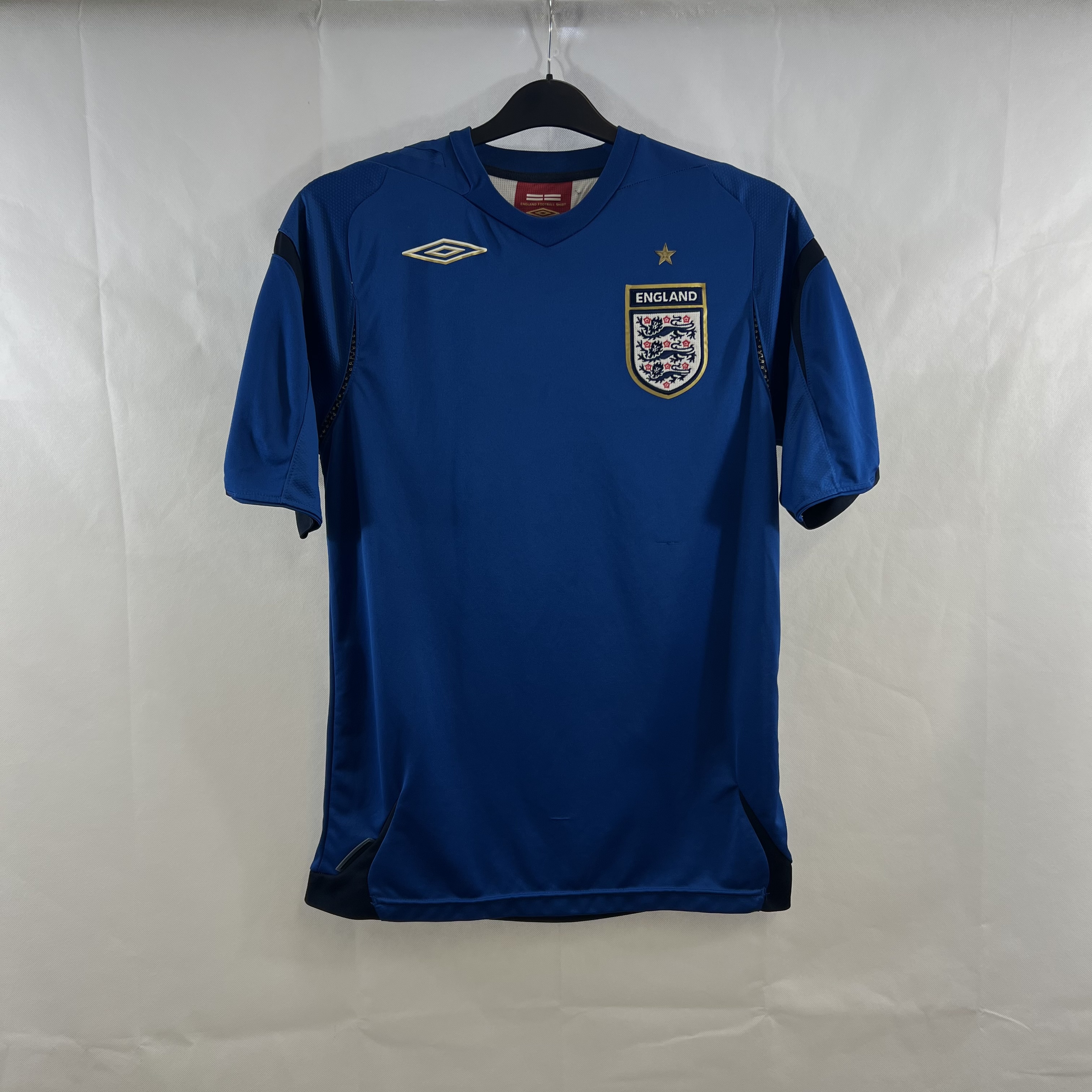 C9DA0E10-2113-486D-B013-204A1C7FC737