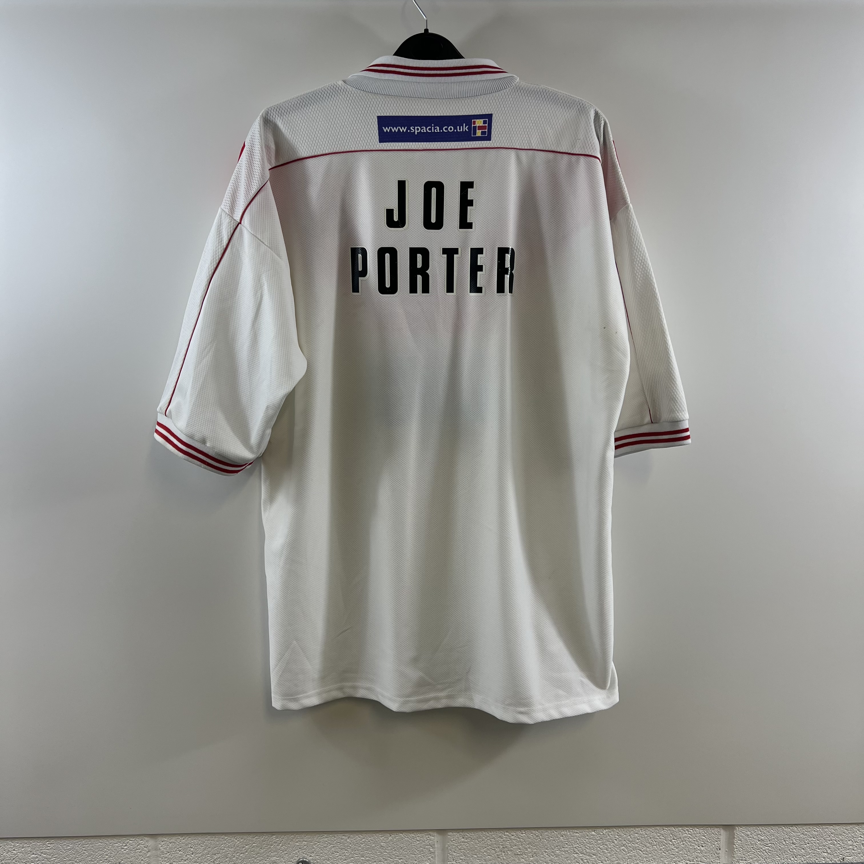 B8109355-0D2E-429C-BD48-C65A37E71E1B