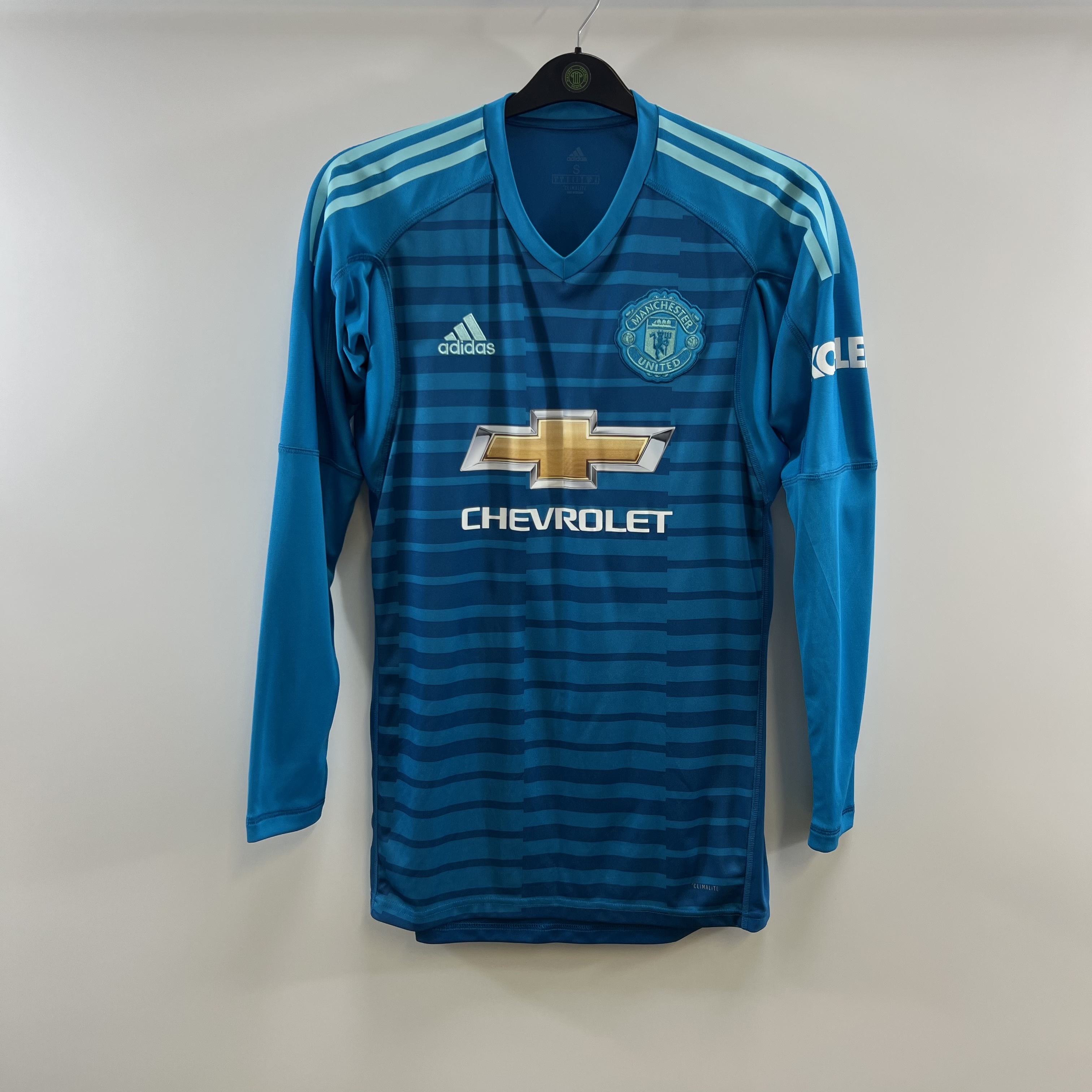 11400A1F-E30E-4D09-BCE2-DF7FE297BB00