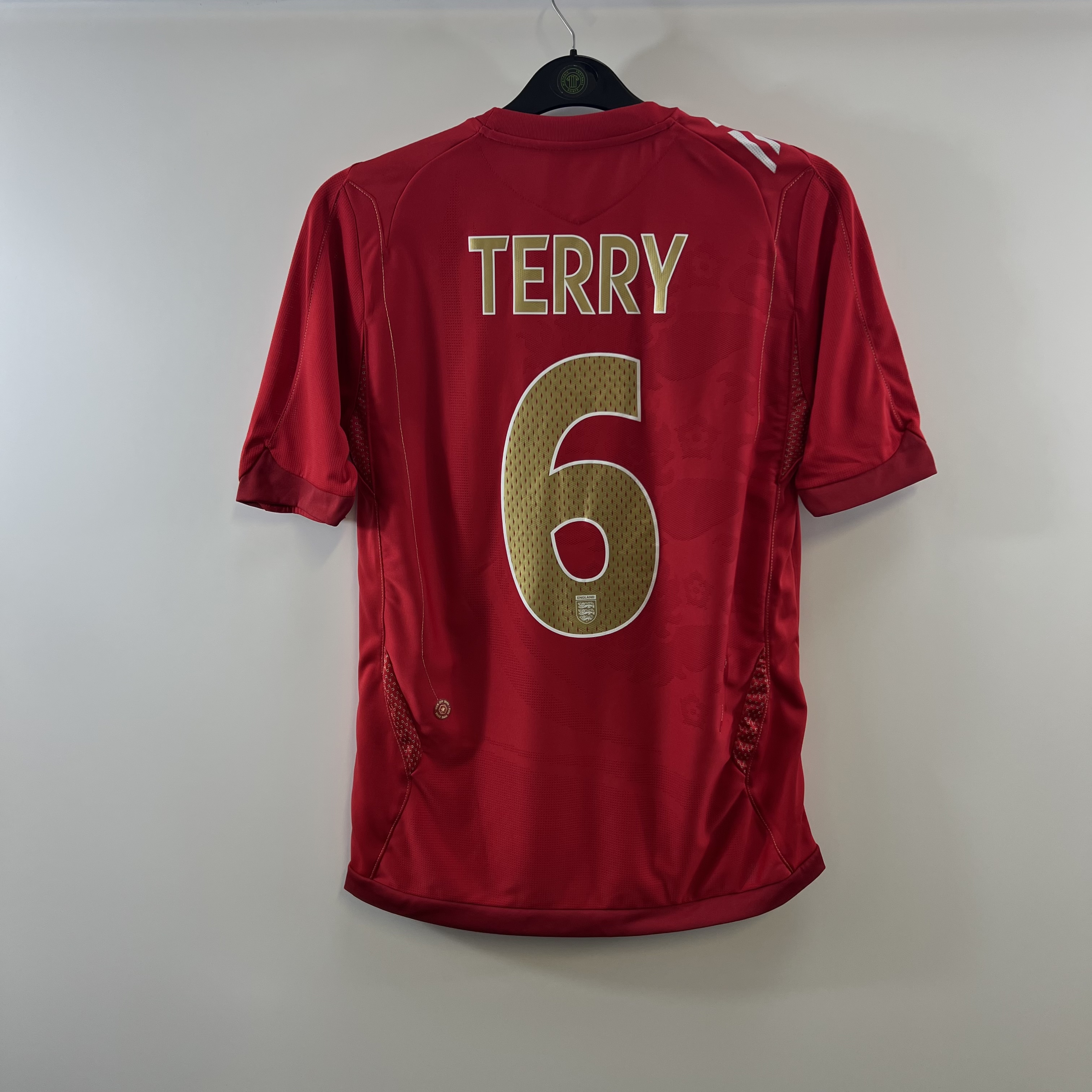 1F6B4D1A-1D46-4C18-844F-2208B2694C4A