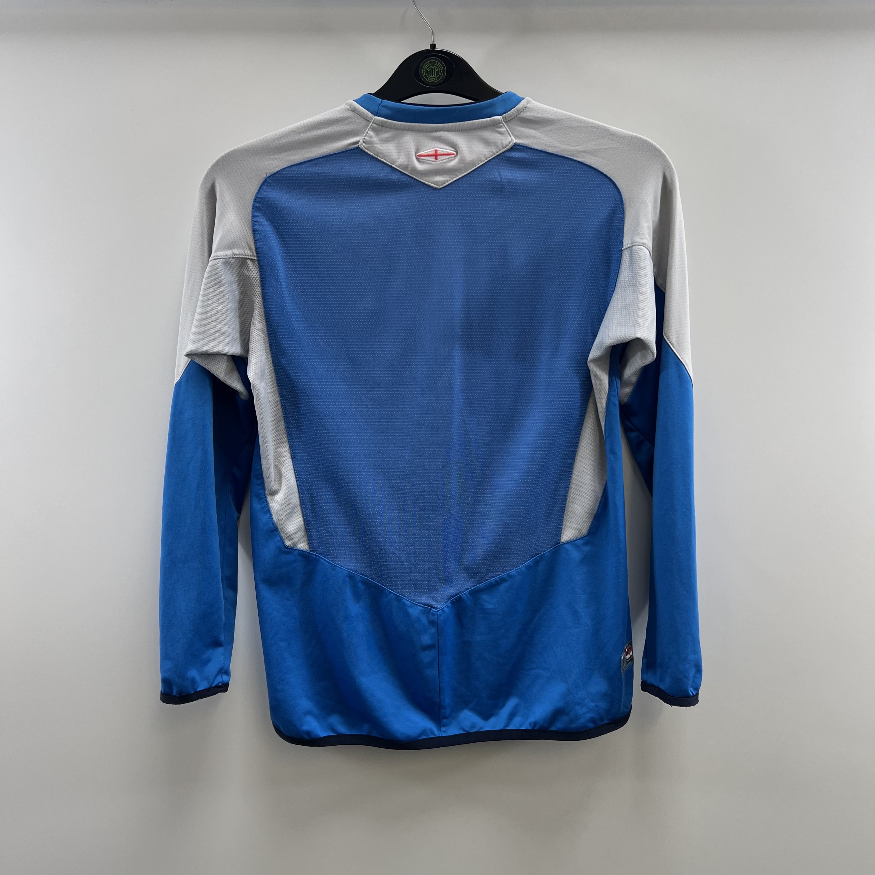 B3848144-C1C2-437B-A25B-3EE6C76BA6A2