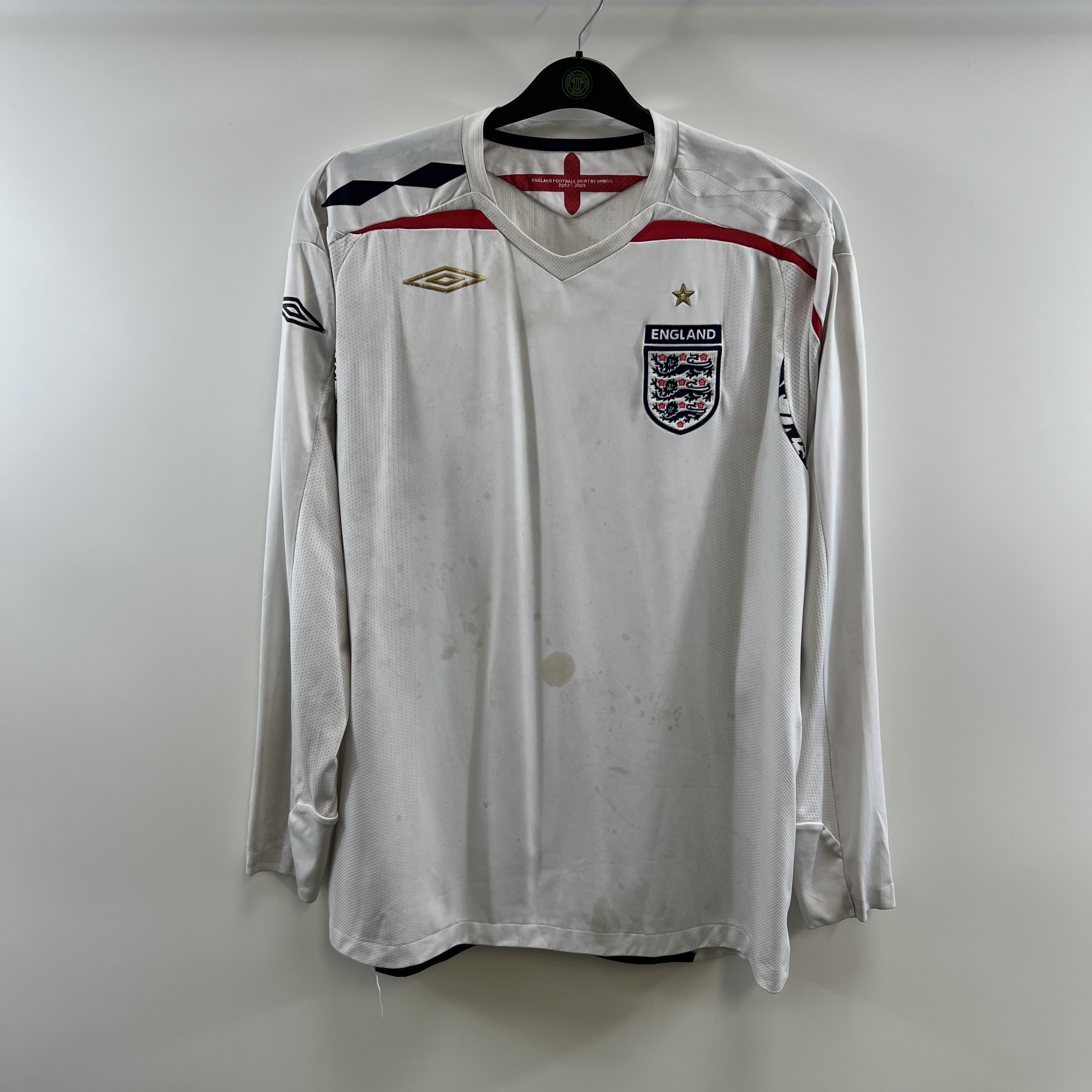 C556B561-4340-4B09-9DBD-C5589666024A