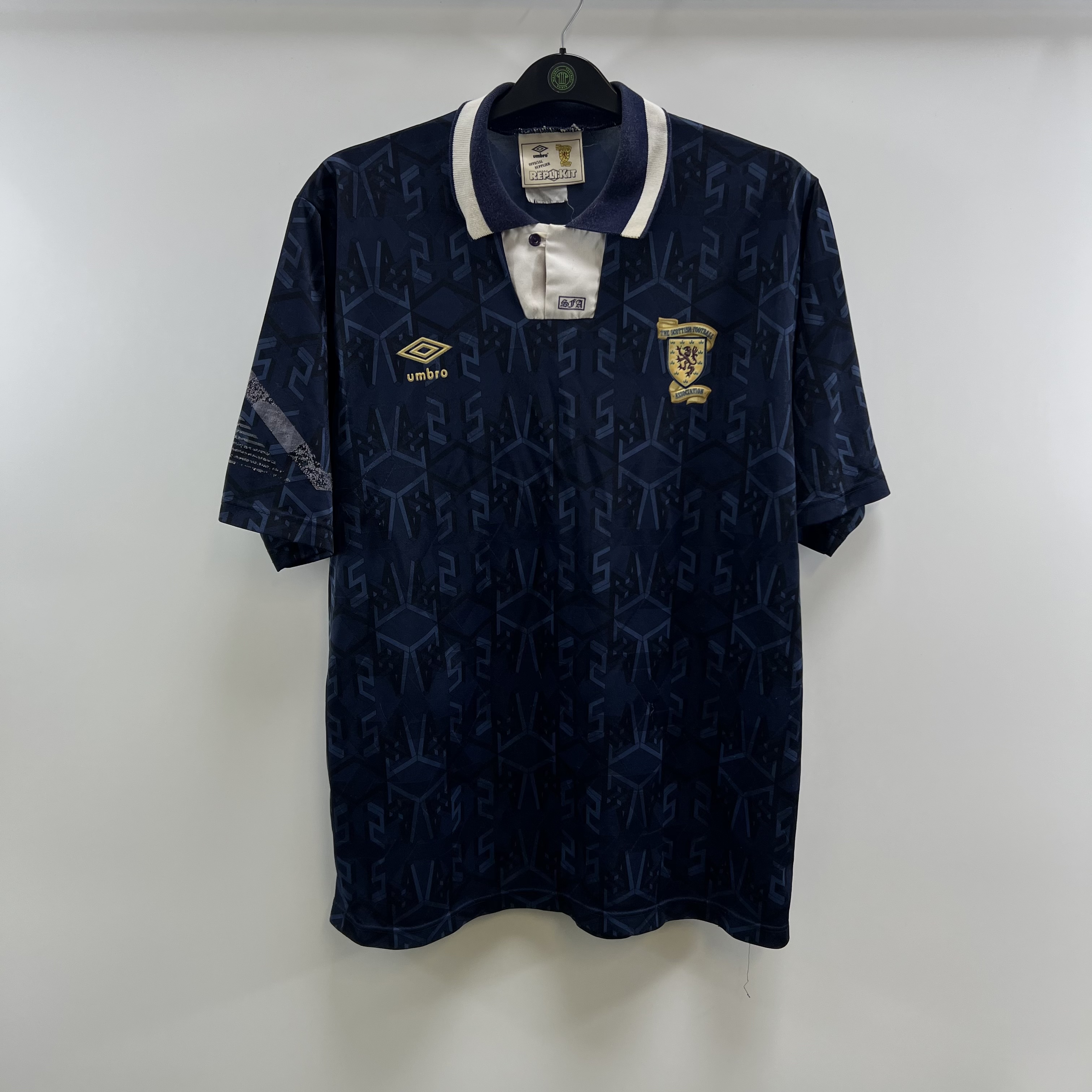 8F5597FB-E351-49B9-9BAD-A0B2AC627030