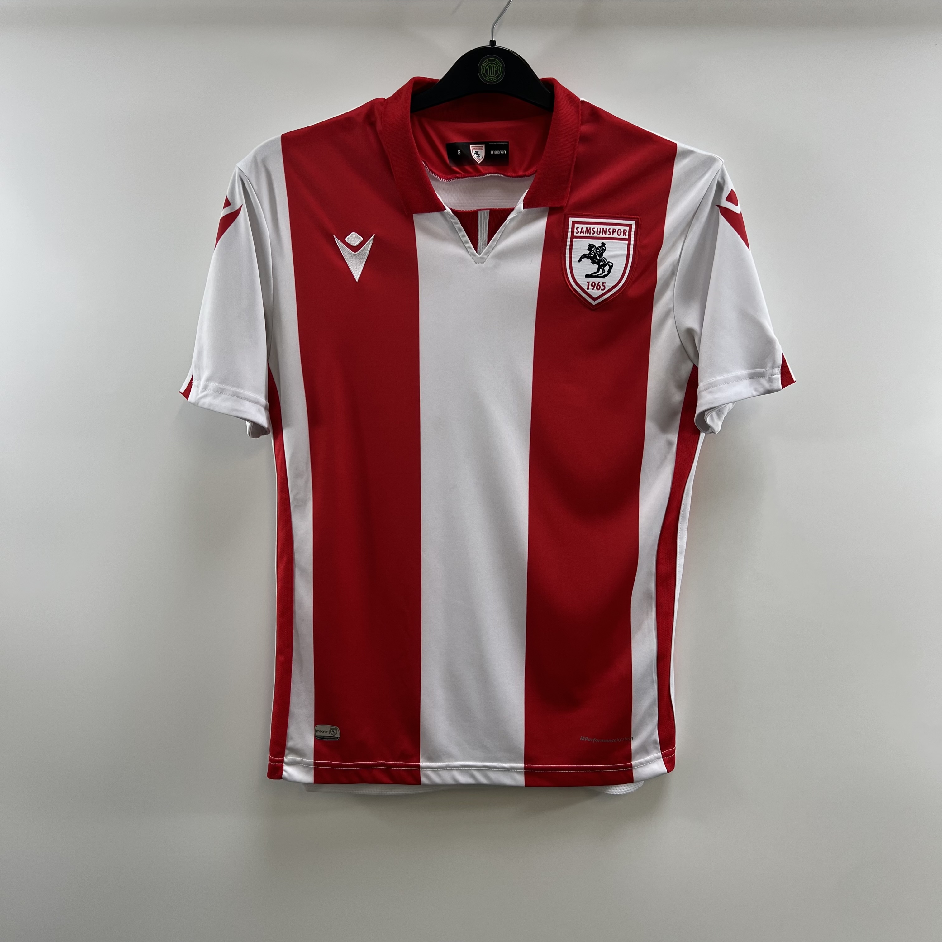 1C9C64DF-44E8-4B0B-A2D6-3E34954FC5C1