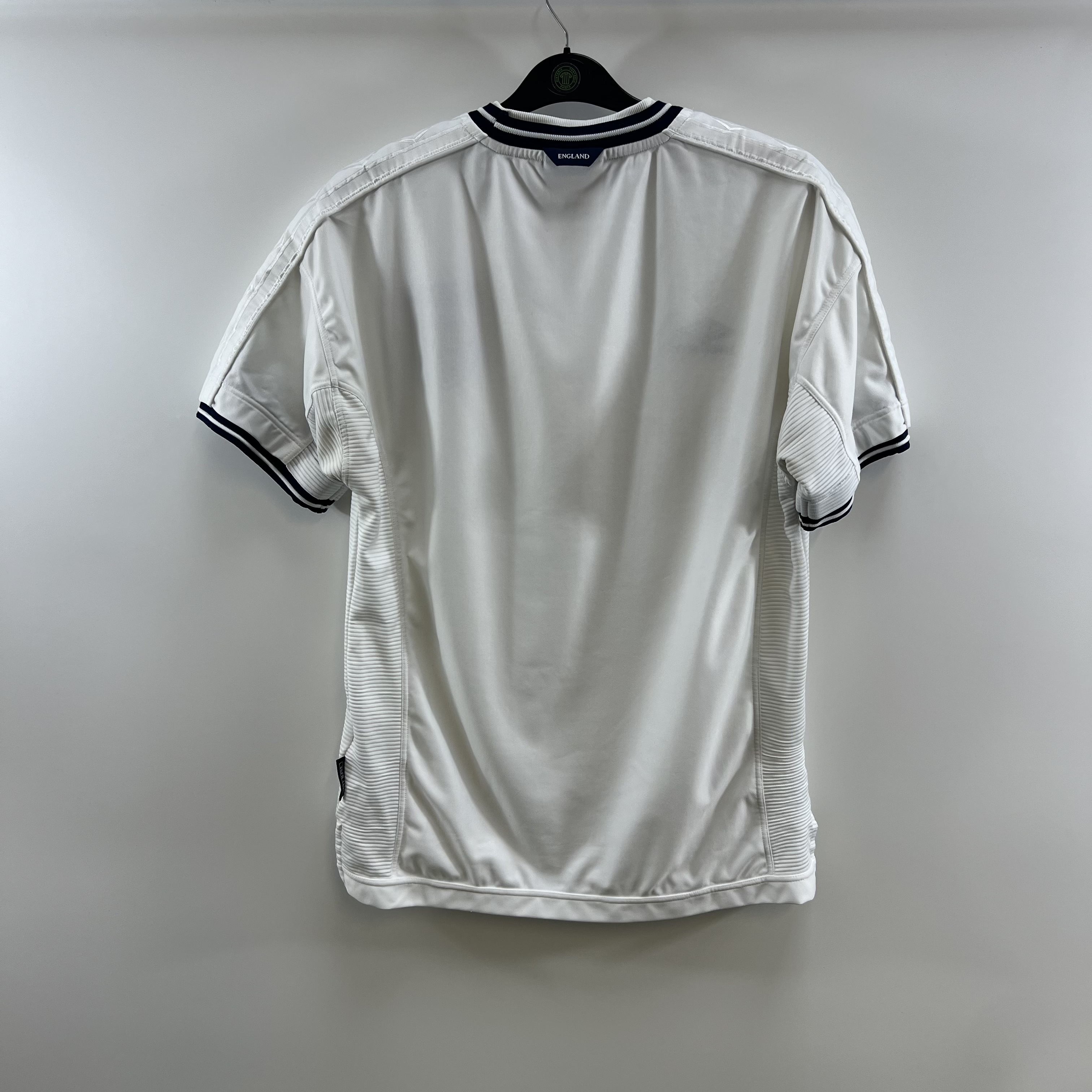 B79E8020-6B61-4D6A-83DC-AC96CB16E766