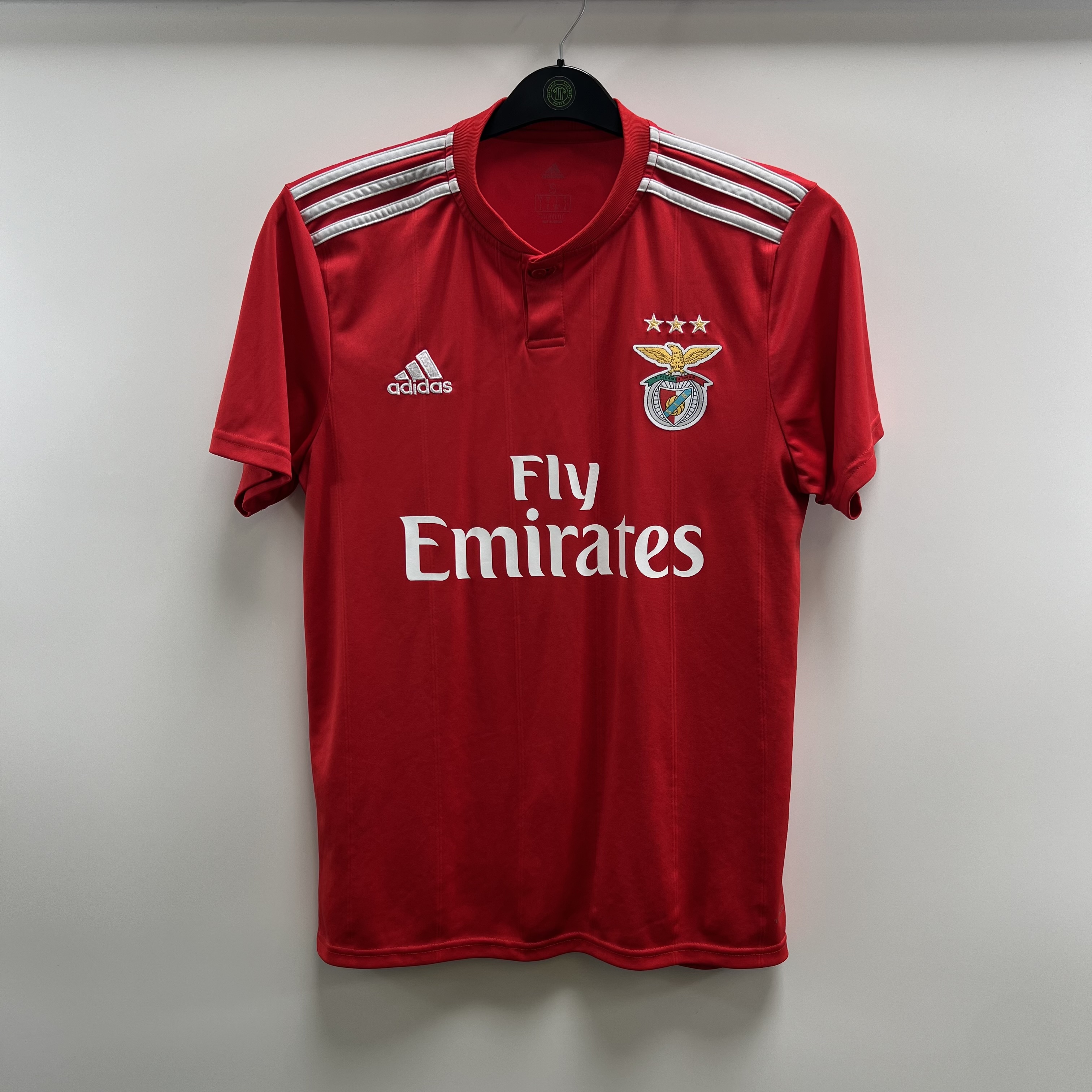 CD7594C6-717A-4C28-8078-4B884D38B390