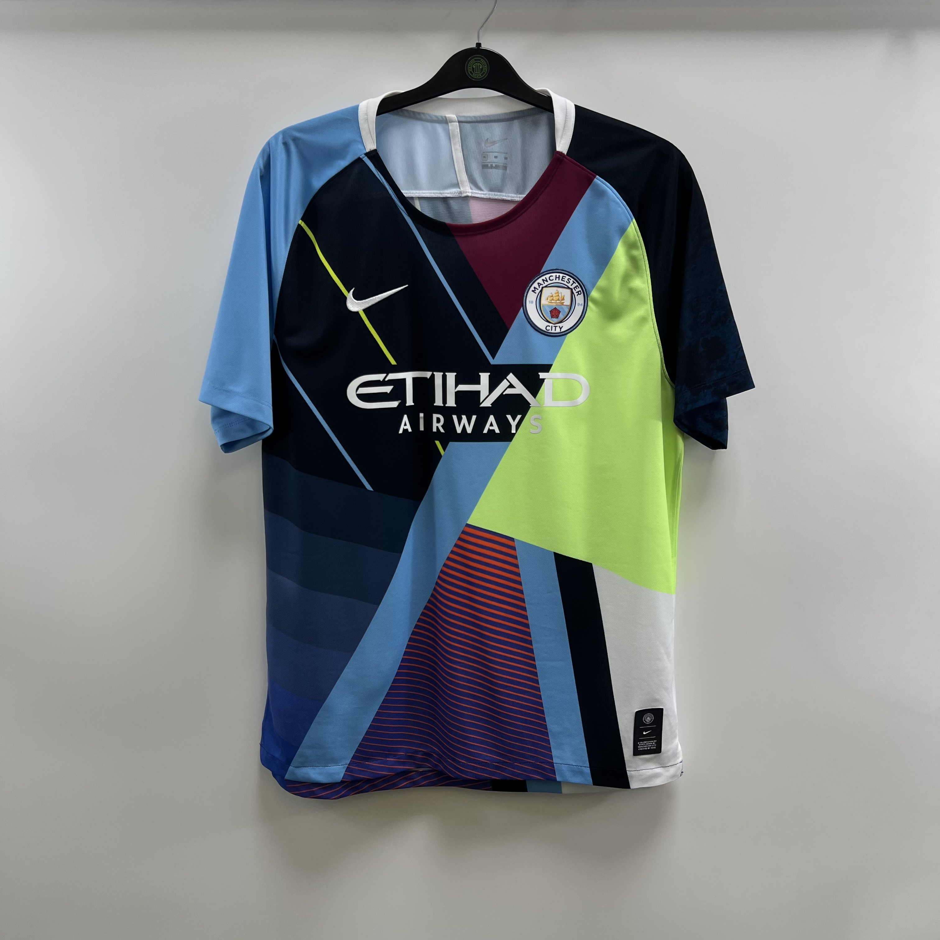 FF05E480-7467-4FFE-AB89-66DF68A69C56