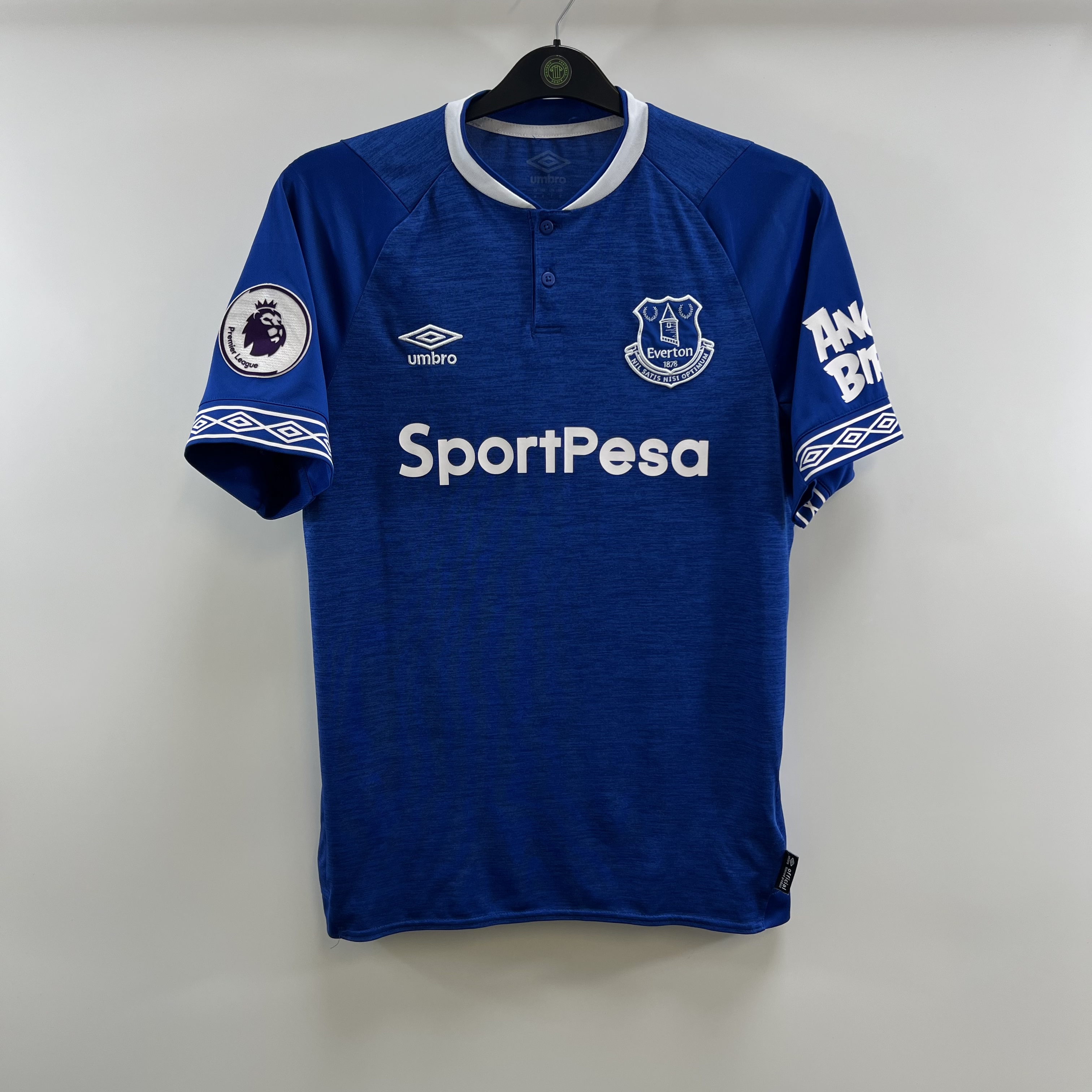 2C00D1FC-6B43-4309-94DA-8527629FE500