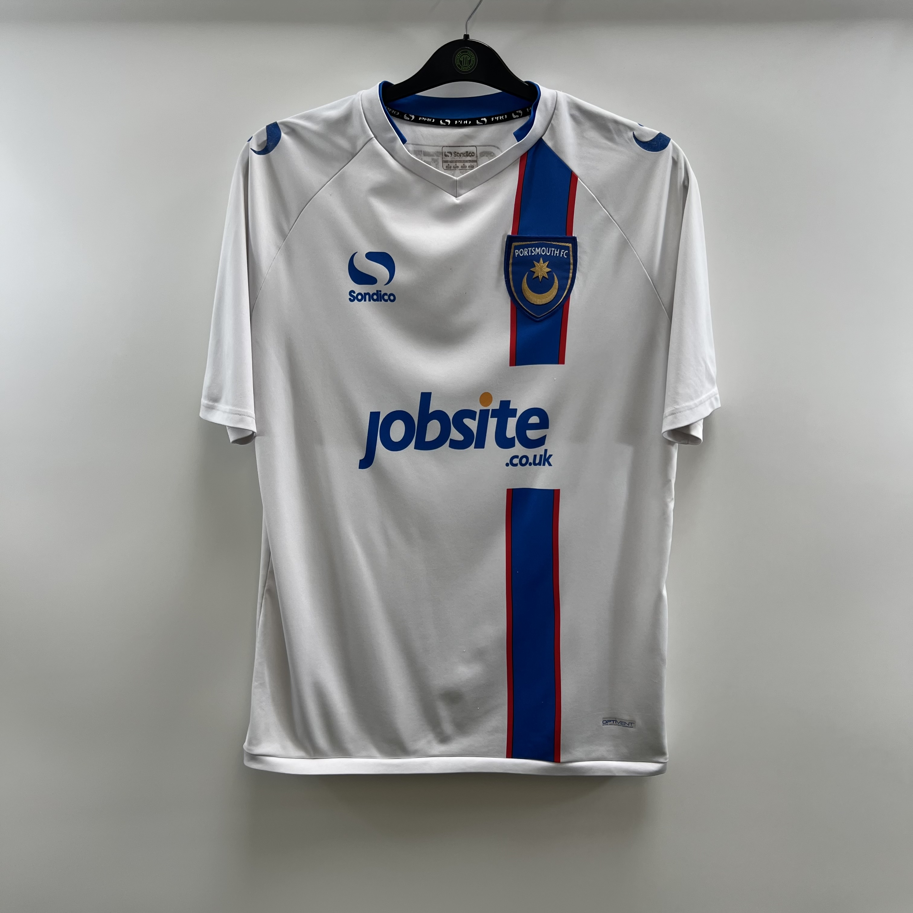 9074EDB6-D416-46E3-A1E3-CE776293EAE7