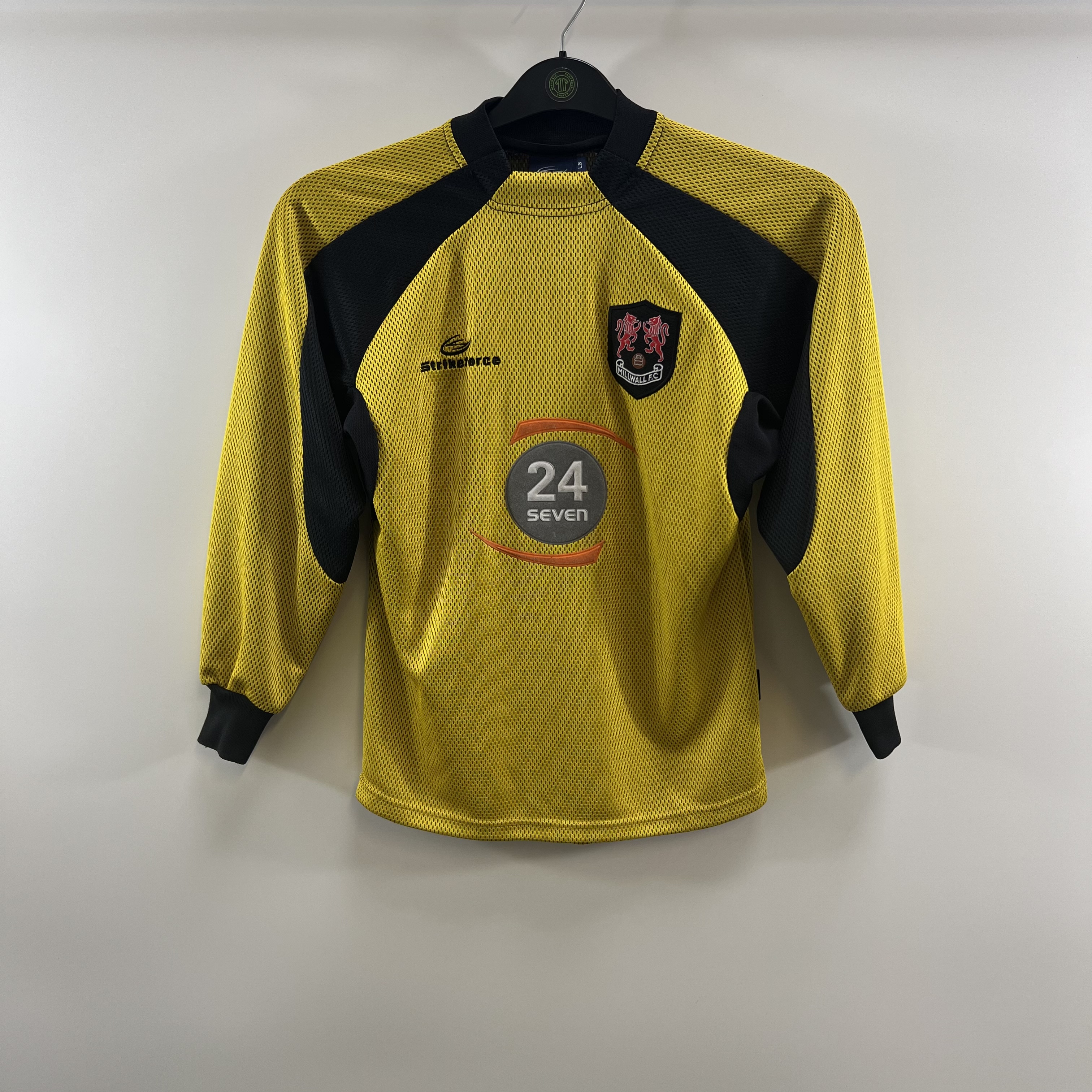 C9553AAD-E229-4F1D-8D51-4E32674FD156