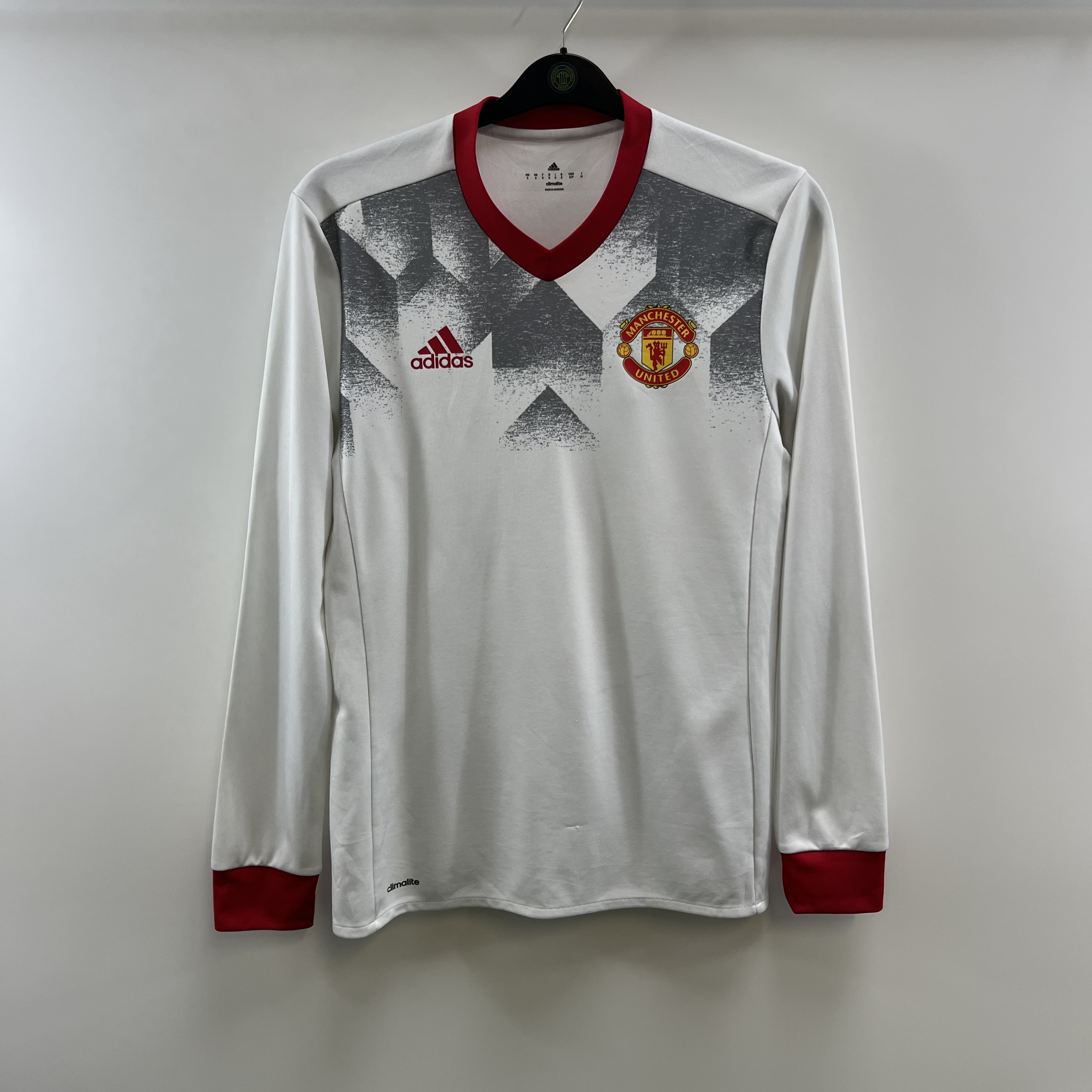 77633943-0D8F-4BEE-B25E-13F09493DD4E