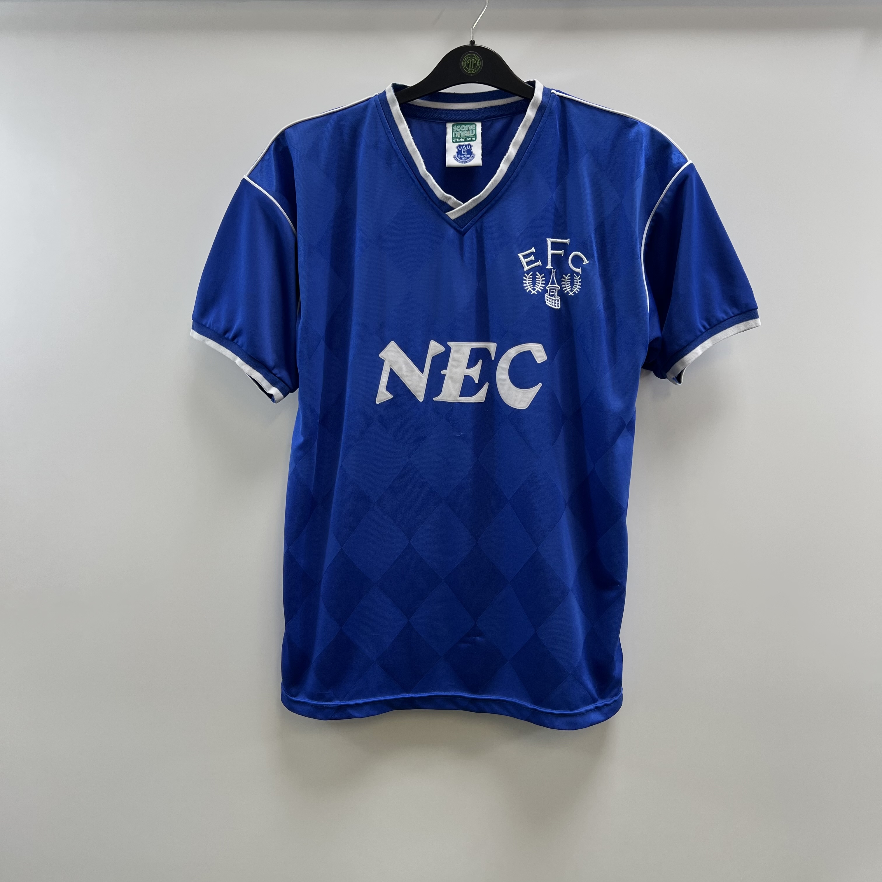 D2FBF60B-FA28-4A77-BFB5-F37650C23D80